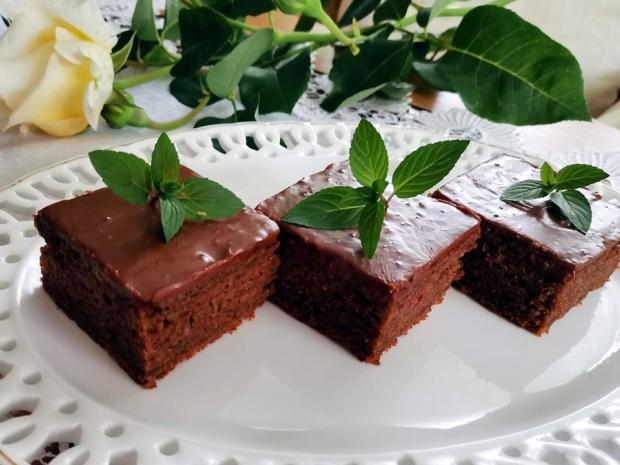 Hrnčekový jablkový koláč s kakaom, Recepty na koláče, Oľga Birošová