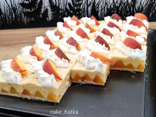 Pudingový krémeš s broskyňami , Recepty na zákusky, katarinalucanova