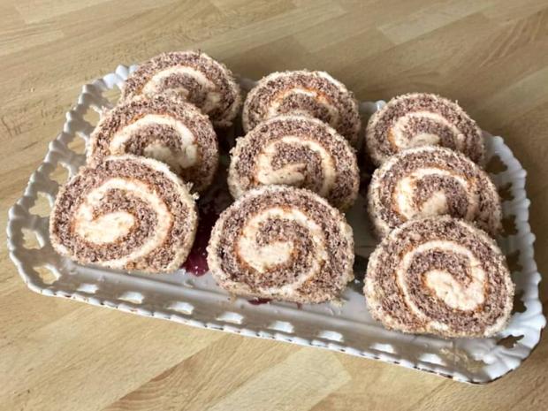 Orechová roláda so salkovým krémom, Recepty na zákusky, Martuška 123