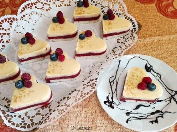 Jahodové srdiečka s vanilkovým krémom, Recepty na zákusky, Kadanka