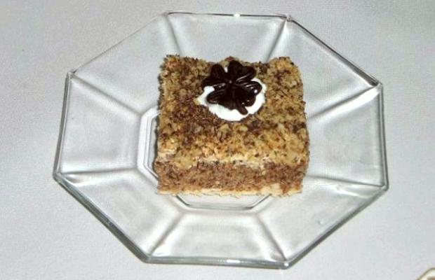 Orechovo - karamelová kocka, Recepty na zákusky, akinom