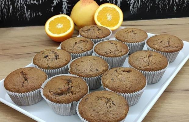 Muffiny z kyslého mlieka s jablkom a pomarančom, katarinalucanova